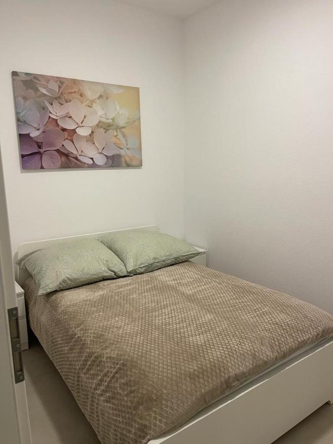 Monteurzimmer Mit Zwei Einzelnen Betten In Einer 3Zi Wohnung Mit Kuche Und Bad Osnabrück Eksteriør bilde